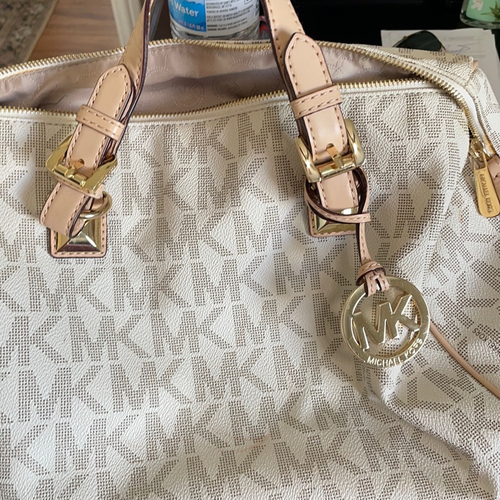 Michael Kors Like new No damage no scratches